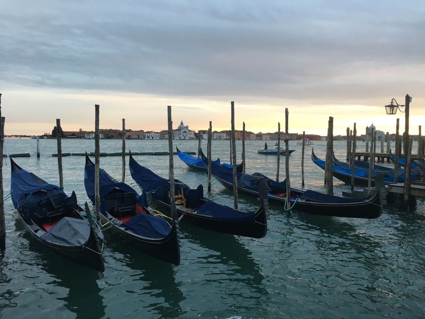 Passeio de Gôndola ao Pôr do Sol em Veneza